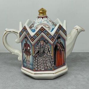 Vintage Sadler Tea Pot 6 1/2” Fighting the Spanish Armada Elizabeth I